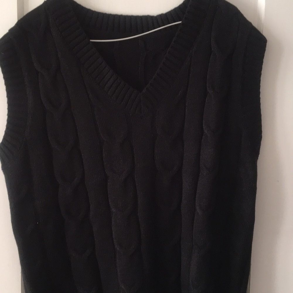Oversized knitted vest